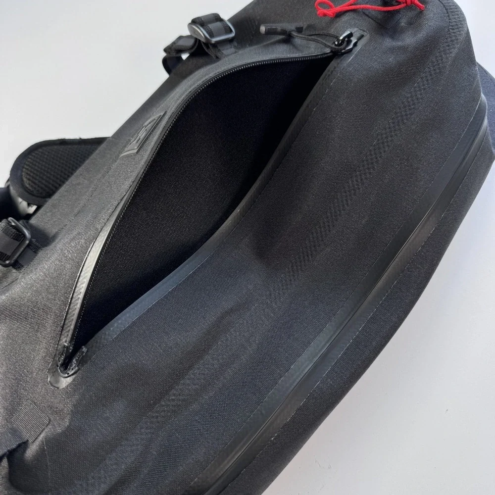 CHROME Industries Kadet WP 9 Liter Adjustable Black Waterproof